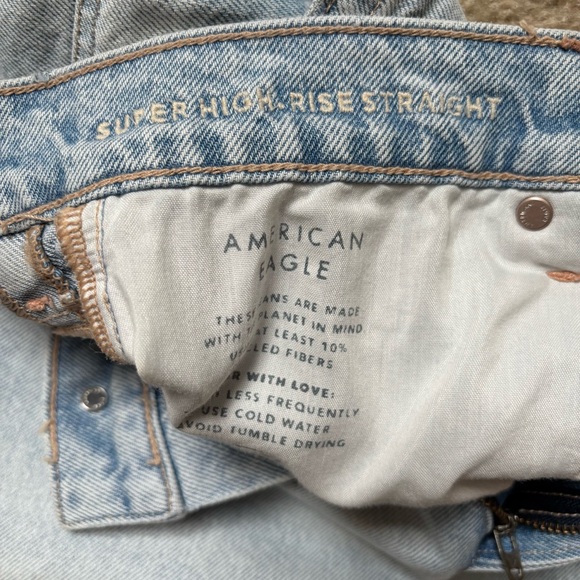 American Eagle Stretch Super High-Rise Straight Jean - Picture 6 of 8